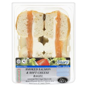 DD's smoked salmon & soft cheese bagel