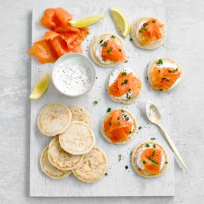 24 Smoked Salmon Blinis